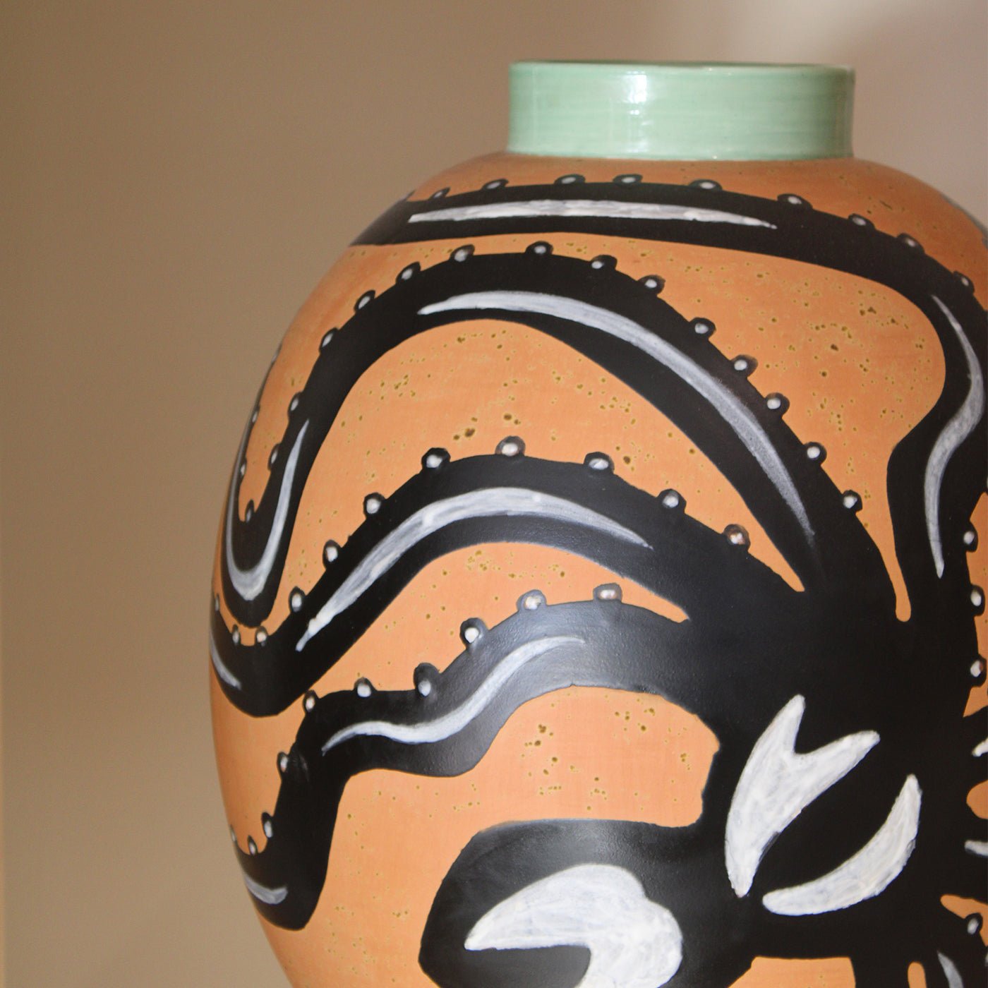 Thyeste Matte Black & White Vase by Jean-Christophe Clair - Alternative view 4