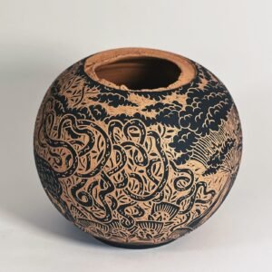 Woman and Lion Vase - Alternative view 3